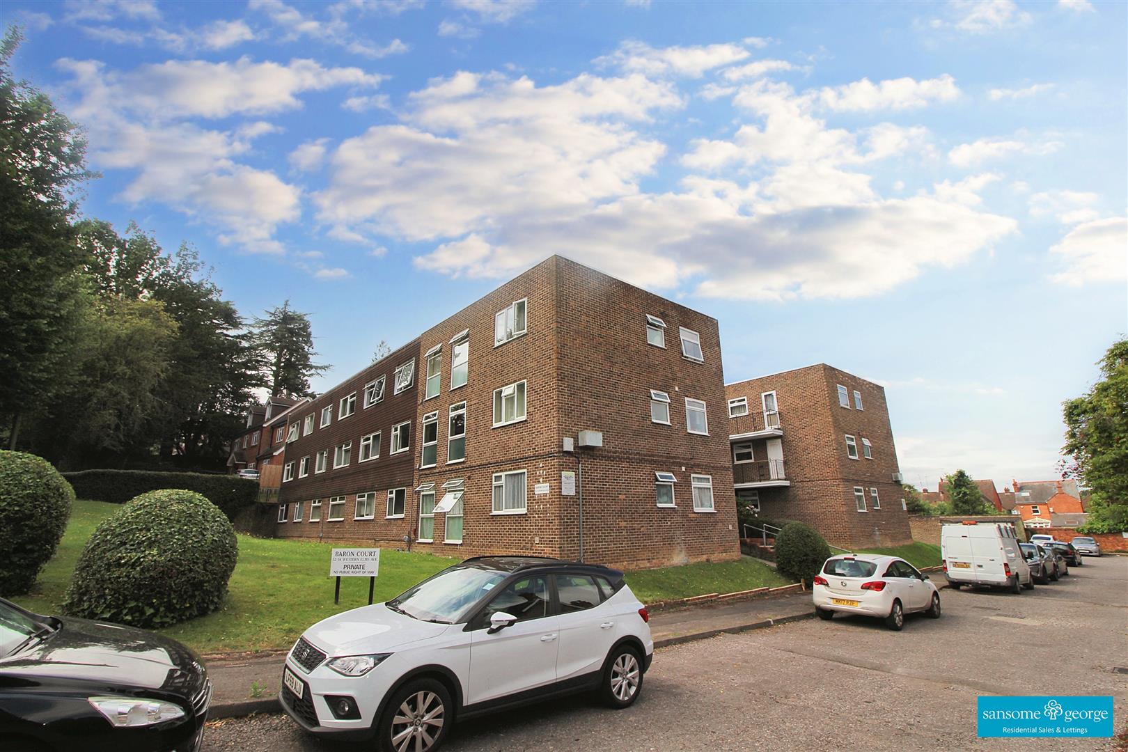 1 bed property in Western Elms Avenue, Reading